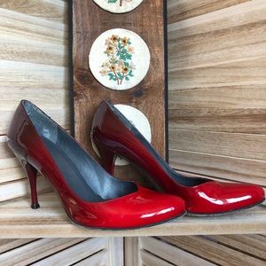 Stuart Weitzman • Ombré Red Patent Leather Pumps